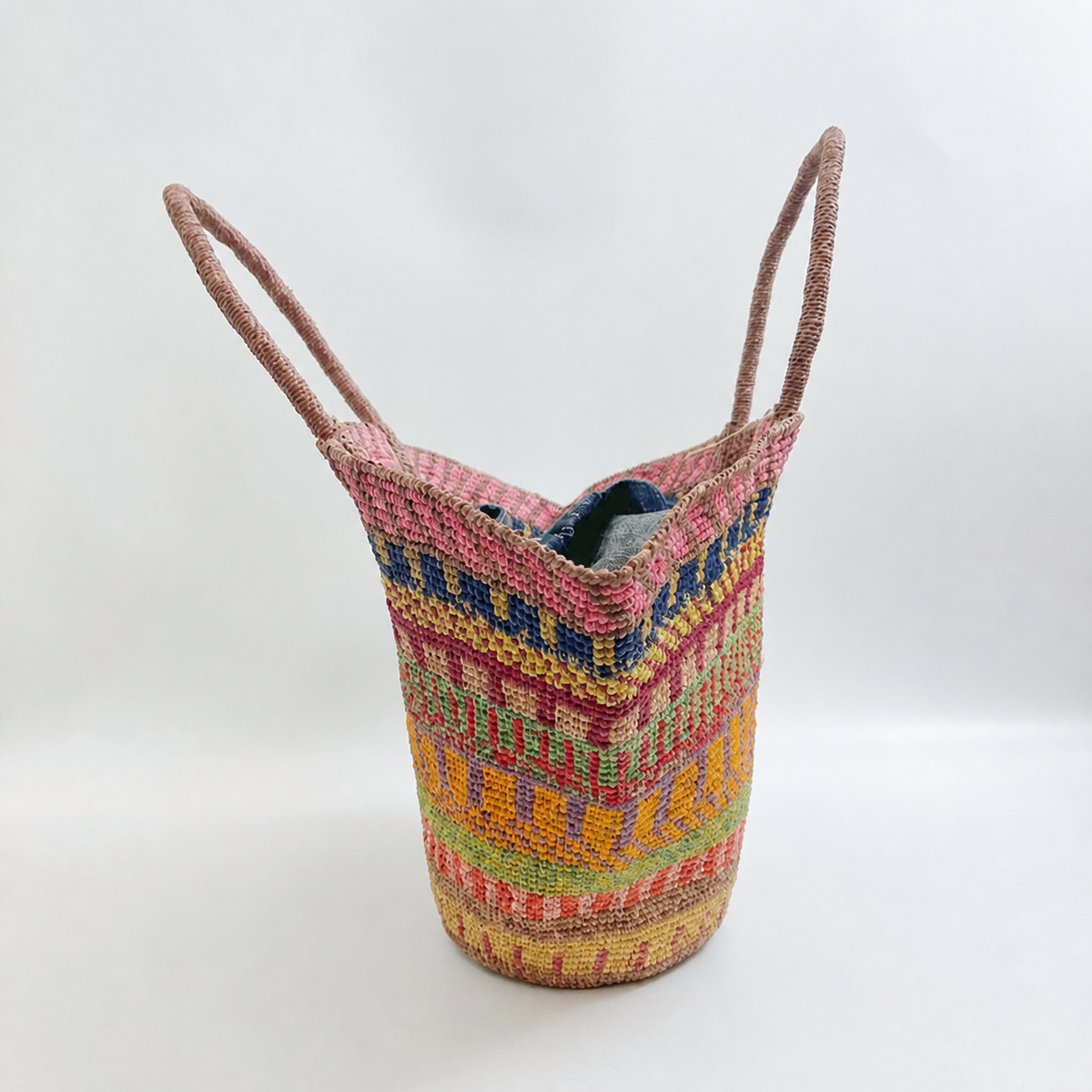 Sienna Patterned Raffia Tote — side view of Tiger Canada handwoven raffia bag